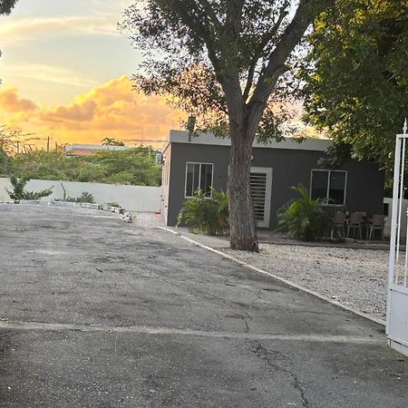 Advantage Apartments Curacao ウィレムスタッド エクステリア 写真